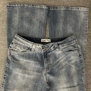 l.e.i Sophia Hipster Flare Jeans Size 9